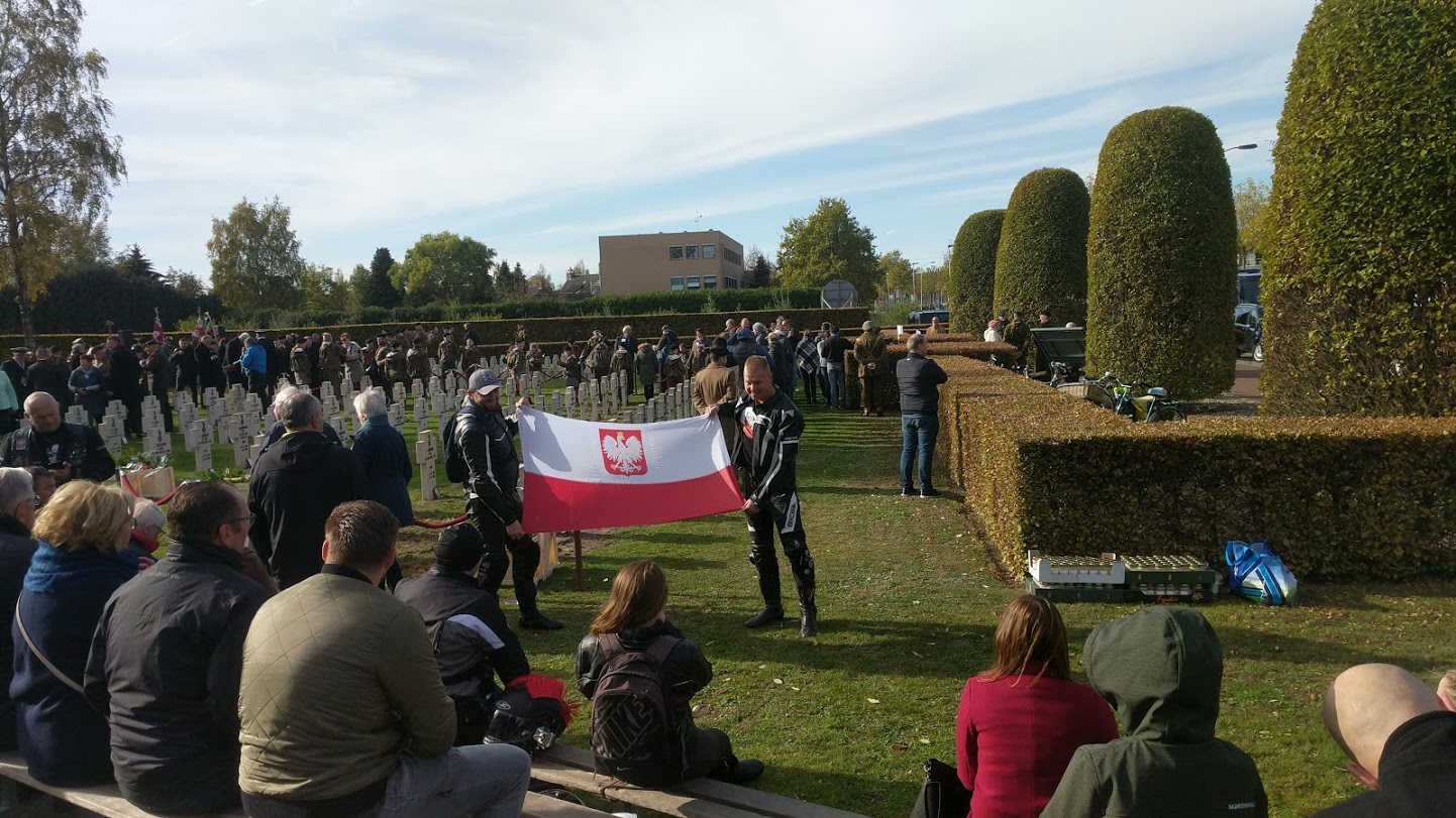 Obchody na Polskim Cmentarzu Wojskowym w Bredzie.