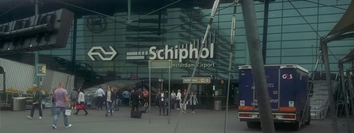 Skan twarzy zamiast kontroli dokumentów: Schiphol inwestuje w nową technologię